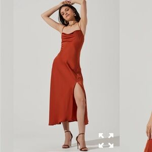 ASTR The Labal Gaia Midi Dress - Rust XL